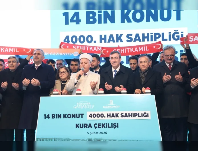Cumhurbaşkanı Yardımcısı Cevdet Yılmaz Gaziantep’te 14 Bin Konut Projesinde Güneyşehir’de 4 Binci Hak Sahibini Belirledi
