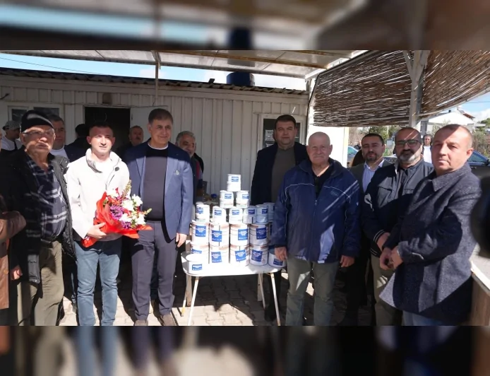 İzmir Büyükşehir Belediye Başkanı Cemil Tugay: “Kıyı balıkçılığı bu kentin kültürüdür, üretenin ve emeğin yanındayız”
