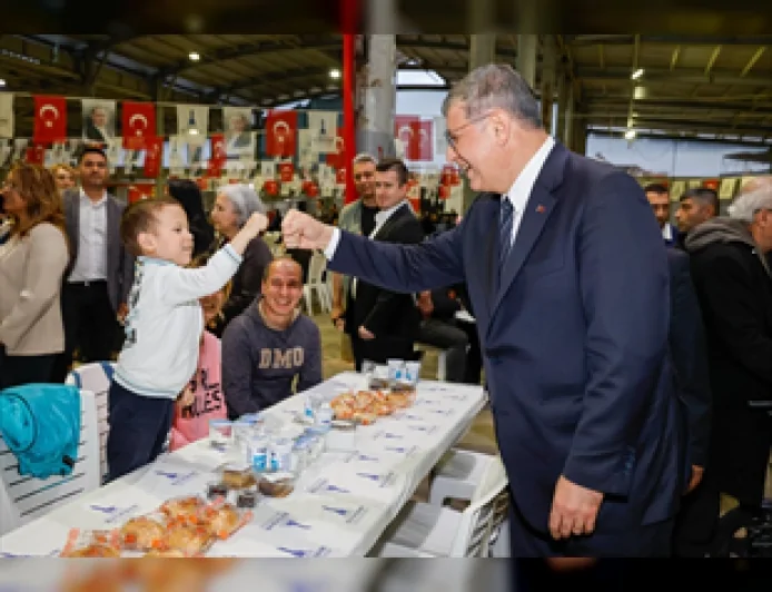 İzmir Büyükşehir Belediyesi 30 İlçede İftar Sofrası Kuracak: “Bereket Hem Sofralara Hem Meydanlara Yayılacak”