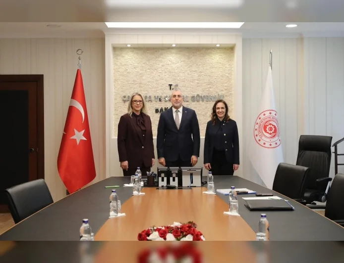 AK Parti İzmir Milletvekili Ceyda Bölünmez Çankırı: “Karşıyaka Belediyesi’nin SGK Borçları İçin Çözüm Üretmek Zorundayız”