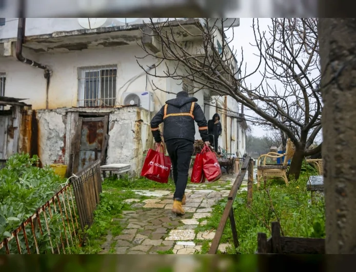 Güzelbahçe Belediye Başkanı Mustafa Günay: “350 Aileye 3 Milyon Liralık Ramazan Desteğini Kapılarına Kadar Ulaştırdık”