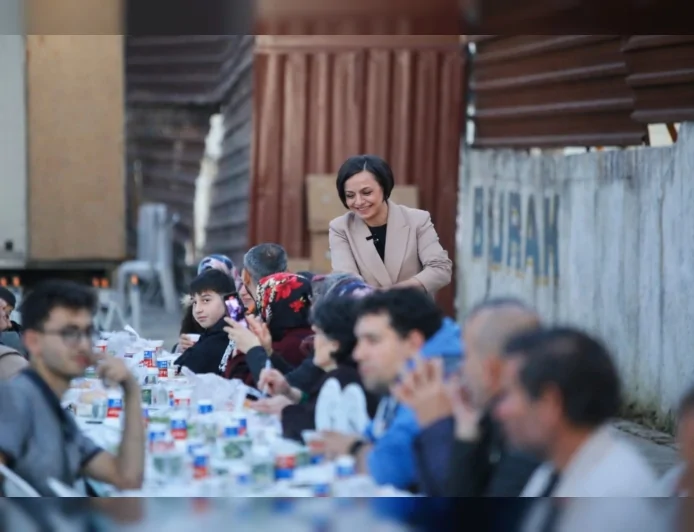 Karabağlar Belediye Başkanı Helil Kınay: “Ramazan ayında dayanışmamızı ve soframızı birlikte büyütüyoruz”