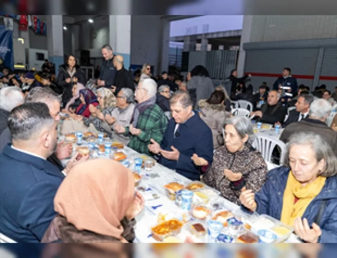 İzmir Büyükşehir Belediye Başkanı Dr. Cemil Tugay: “Ülkemizi sıkıntılardan çıkarmanın tek yolu çalışmak”