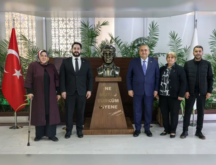 Keçiören Belediye Başkanı Dr. Mesut Özarslan Türkiye Gelişim ve Gençlik Vakfı Yönetimini Ağırladı