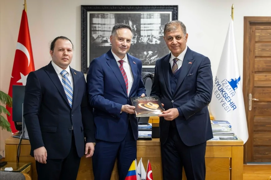 İzmir Büyükşehir Belediye Başkanı Dr. Cemil Tugay’dan Ekvator’a EXPO 2027 İzmir Daveti
