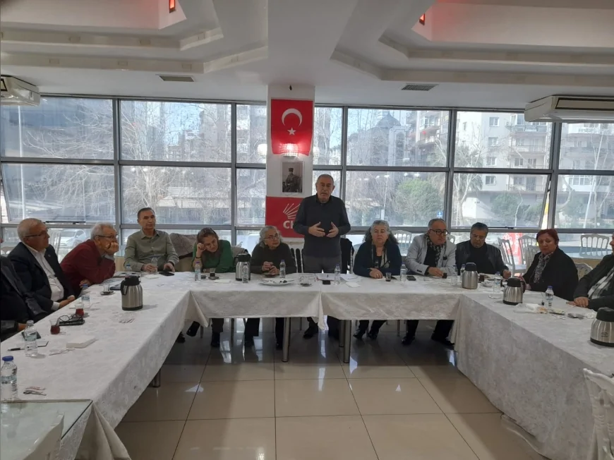 Eski CHP İlçe Başkanları İzmir’de İkinci Kez Buluştu: “Ayrışmak Değil, İlkelere Sahip Çıkmak İstiyoruz”
