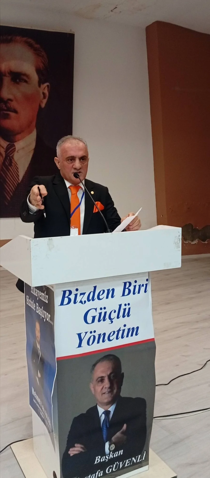 İzmir Terziler ve Konfeksiyoncular Odası Genel Kurulu Rekor Katılımla Yapıldı: Mustafa Güvenli 803 Oyla Yeniden Başkan