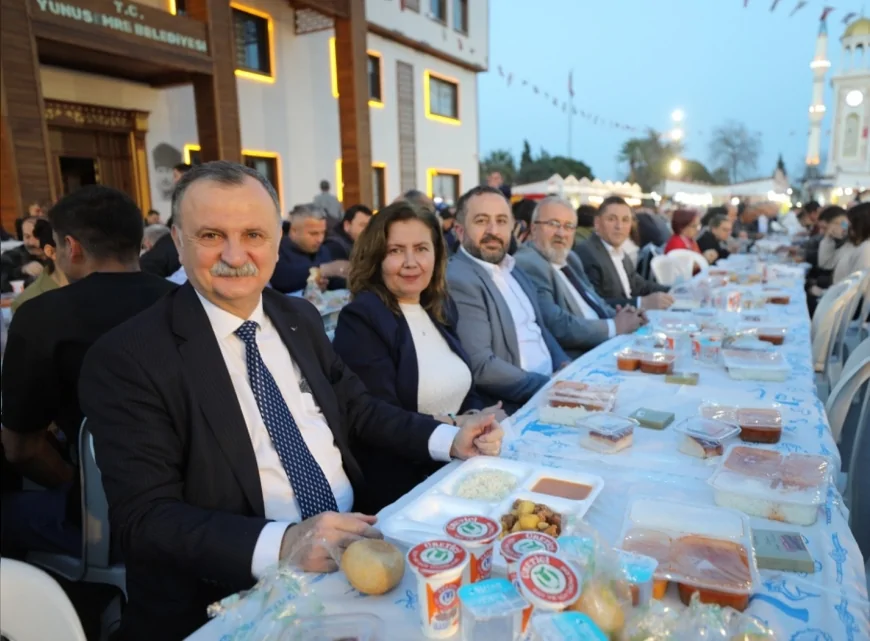 Yunusemre Belediye Başkanı Semih Balaban: “Ramazan’da lokmamızı paylaşacak, birlik ve beraberliğimizi güçlendireceğiz”