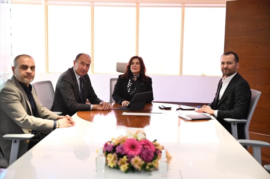 Aydın Büyükşehir Belediye Başkanı Özlem Çerçioğlu’na, Karayolları 2. Bölge Müdürü Murat Gönenli nezaket ziyaretinde bulundu.