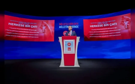 İzmir Büyükşehir Belediye Başkanı Cemil Tugay: “Türkiye’nin kurtuluşu için sağlıklı bir kamu yönetimi şart”