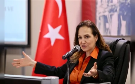 Karşıyaka Belediye Başkanı Yıldız Ünsal, İzmir Büyükşehir Belediye Başkanı Cemil Tugay’ın açıklamalarına yanıt verdi.