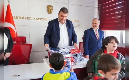 Seferihisar Belediye Başkanı İsmail Yetişkin: “Toplanan oyuncakları ihtiyaç sahibi çocuklara kendi ellerimle ulaştıracağım”