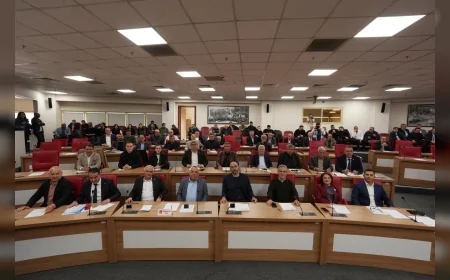 Plan Bütçe Komisyonu Başkanı Rıza Yörüyen: “Devletin Görevini Bizim Üstlenmemizi İstiyorsunuz”