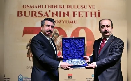 “Osmanlı’nın Kuruluşu ve Bursa’nın Fethi Sempozyumu”, Türkiye’nin önde gelen akademisyenlerini bir araya getirdi.