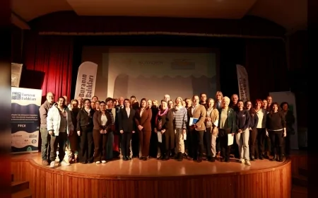 İzmir Foça’da “Buranın Balıkları” Festivali Yoğun Katılımla Başladı