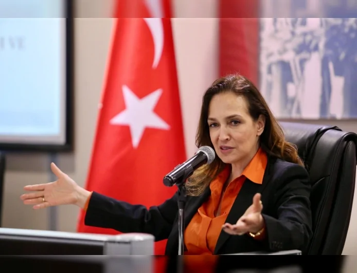 Karşıyaka Belediye Başkanı Yıldız Ünsal, İzmir Büyükşehir Belediye Başkanı Cemil Tugay’ın açıklamalarına yanıt verdi.