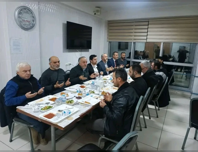 Terme’de “Maarifin Kalbinde Ramazan” Etkinliği Kapsamında Öğrenciler, Öğretmenler ve Veliler İftar Sofrasında Buluştu