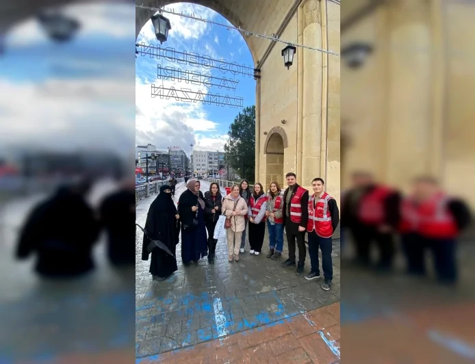 CHP Çarşamba Gençlik Kolları Tarihi Köprü’de Stant Açtı: “Katlanmak Zorunda Değilsin” Kampanyasıyla Üye Çalışması Yapıldı