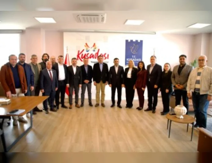 Yankı Bağcıoğlu “Kuşadası’nda hayata geçirilen projeleri çok beğendim.