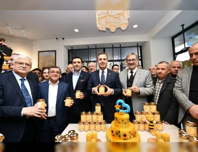 Büyükşehir emeğe değer kattı, Ondan Yerel Market’i hizmete açtı