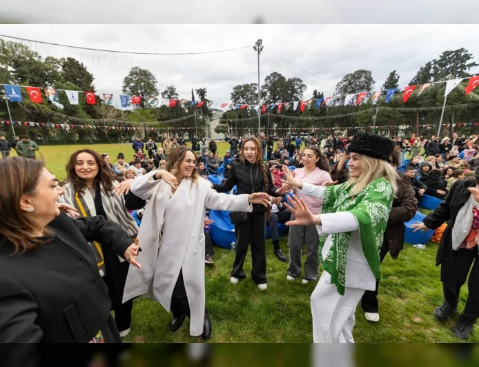 İzmir Büyükşehir Belediye Başkanı Dr. Cemil Tugay: “Dostluğu ve barışı egemen kılmalıyız”