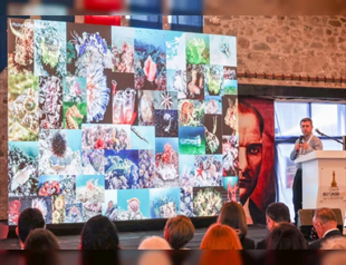 İzmir Büyükşehir Belediyesi Körfez Konferansı’nda bilim insanları kirliliğin kaynağına dikkat çekti