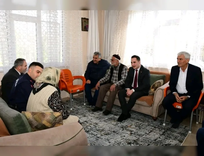 Salıpazarı Kaymakamı Ahmet Faruk Beyazıt Şehit Ahmet Yıldırım’ın Ailesini Ziyaret Etti