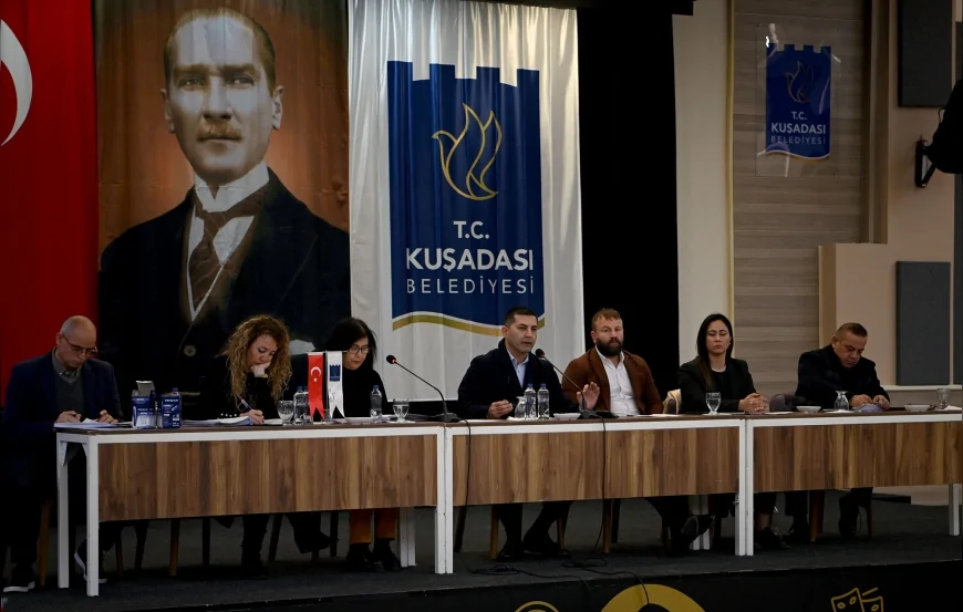 Kuşadası Belediye Başkanı Ömer Günel: “Aydın Büyükşehir Belediyesi borçlanıyor, CHP’ye borçlu bir belediye bırakma niyeti var”