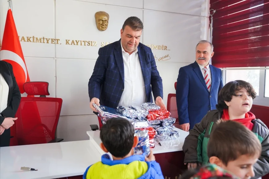 Seferihisar Belediye Başkanı İsmail Yetişkin: “Toplanan oyuncakları ihtiyaç sahibi çocuklara kendi ellerimle ulaştıracağım”