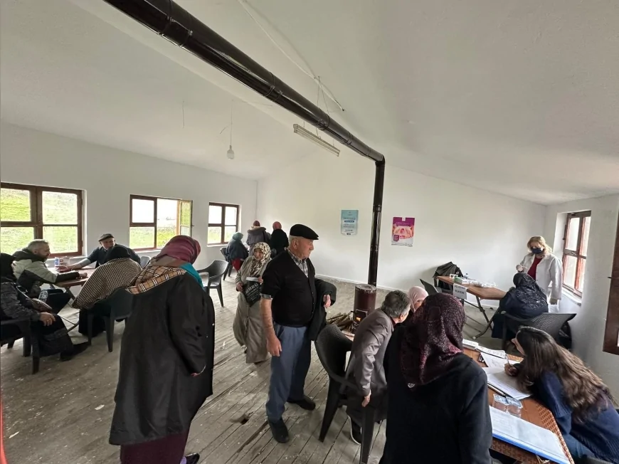 Samsun Terme’de Dereyol Mahallesi’nde yüzlerce vatandaş sağlık taramasından faydalandı