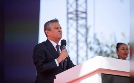 CHP Genel Başkanı Özgür Özel: “Urla kayyumun hesabını sandıkta sordu, hizmetler büyüyerek sürecek”