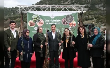 Muğla Büyükşehir Belediye Başkanı Ahmet Aras: “Üreten köylümüzün her alanda yanında olmaya devam edeceğiz”