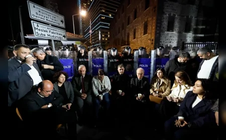 İzmir Büyükşehir Belediye Başkanı Dr. Cemil Tugay: “Meslek Fabrikası geri verilene kadar 24 saat buradayım