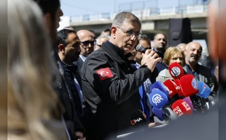 İzmir Büyükşehir Belediye Başkanı Cemil Tugay: “Sabaha kadar bekledim, Meslek Fabrikası’nın bahçesine bile giremedim”