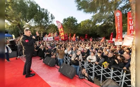 İzBB Başkanı Cemil Tugay’dan Meslek Fabrikası mitinginde sert çıkış “Vakıflar Genel Müdürü kimden teklif aldın”