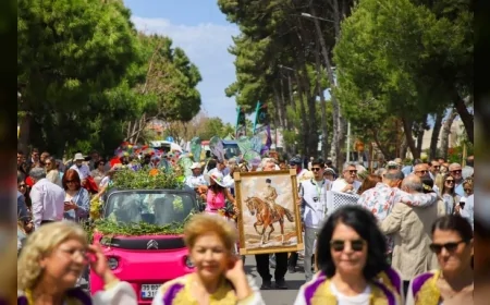 İzmir Alaçatı’da 15. Uluslararası Ot Festivali gastronomi yarışmalarıyla dünya mutfağını buluşturacak