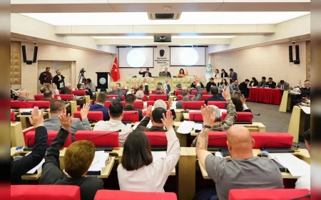 Manisa Büyükşehir Belediye Başkanı Besim Dutlulu 2025 bütçesini 1 milyar lira fazla ile kapattıklarını açıkladı