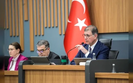 İzmir Büyükşehir Belediye Başkanı Dr. Cemil Tugay: “İzmir ve Türkiye dezenformasyon baskısı altındadır”