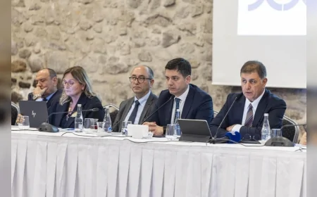 İzmir Büyükşehir Belediye Başkanı Dr. Cemil Tugay: “Enerji güvenliği için şehirler kendi sistemlerini kurmalı”