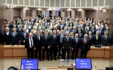 Başkan Vekili Şahin Biba, kentin üretim ve ihracat gücünü daha ileri taşımak için altyapı ulaşım ve lojistik  yatırımlarına odaklanacağız dedi.