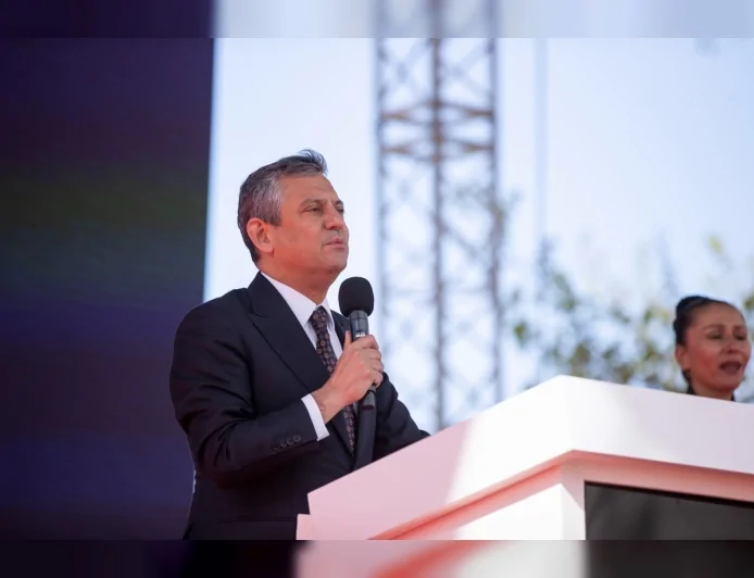 CHP Genel Başkanı Özgür Özel: “Urla kayyumun hesabını sandıkta sordu, hizmetler büyüyerek sürecek”