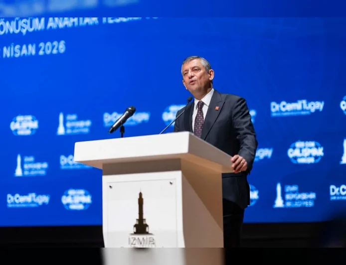 CHP Genel Başkanı Özgür Özel İzmir’de toplu açılış töreninde “İyi ki İzmir var, Türkiye daha güzel günler görecek” dedi