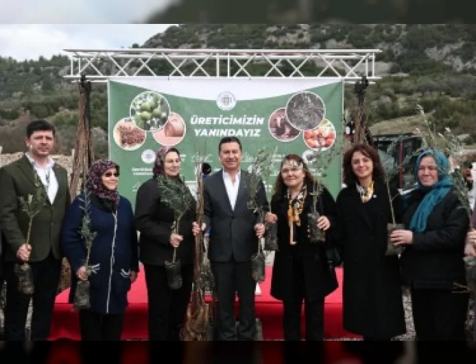 Muğla Büyükşehir Belediye Başkanı Ahmet Aras: “Üreten köylümüzün her alanda yanında olmaya devam edeceğiz”