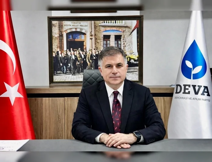 İzmir İl Başkanı Aybar Uygur: “Meslek Fabrikası Tahliyesi Hukuka ve Yerel İradeye Müdahaledir”