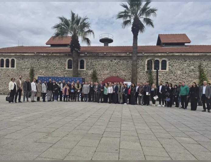 Basın İlan Kurumu İzmir’de mevzuat eğitimi düzenledi sektöre “etik ve dijital uyum” mesajı verildi