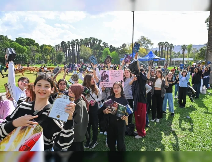 İzmir Kültürpark’ta İZKİTAP Kitap Fuarı kapılarını açıyor edebiyat dünyası 10 gün boyunca buluşacak