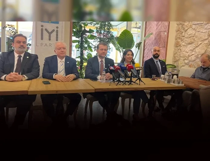 İYİ Parti Genel Sekreteri Osman Ertürk Özel: “İzmir’de eskiyen bir şehir görüyorum CHP başarılı değil”