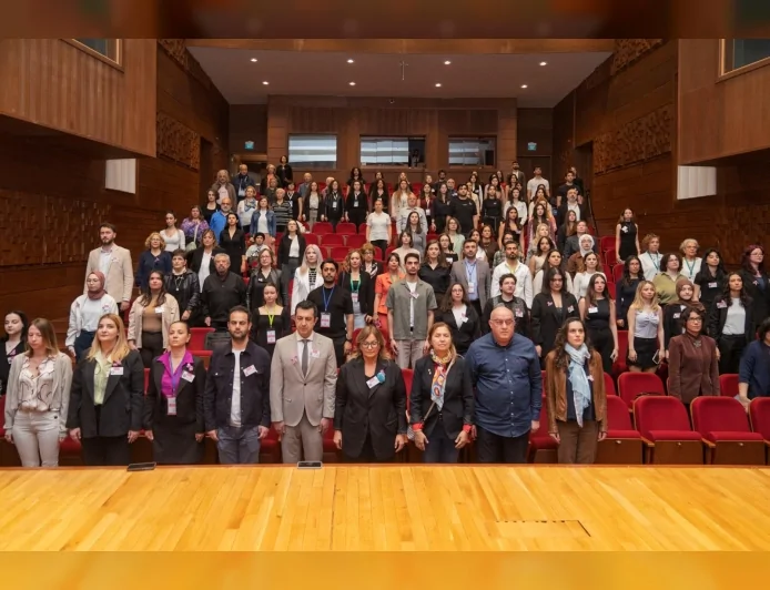 İzmir Büyükşehir Belediyesi sağlık gönüllülüğü projesiyle 118 kişilik saha ekibini devreye aldı