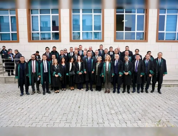 Samsun Baro Başkanı Av. Pınar Gürsel Yıldıran Yalova’da görülen Avukat Zekeriya Polat davasının ilk duruşmasına katıldı