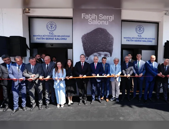 Manisa’nın köklü geleneği olan 486. Uluslararası Manisa Mesir Macunu Festivali, bu yıl uluslararası bir sanat etkinliğiyle dikkat çekti.